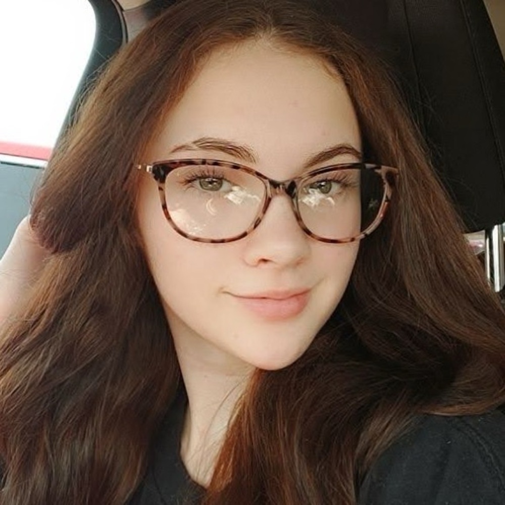 Meet your Posher, Aliya